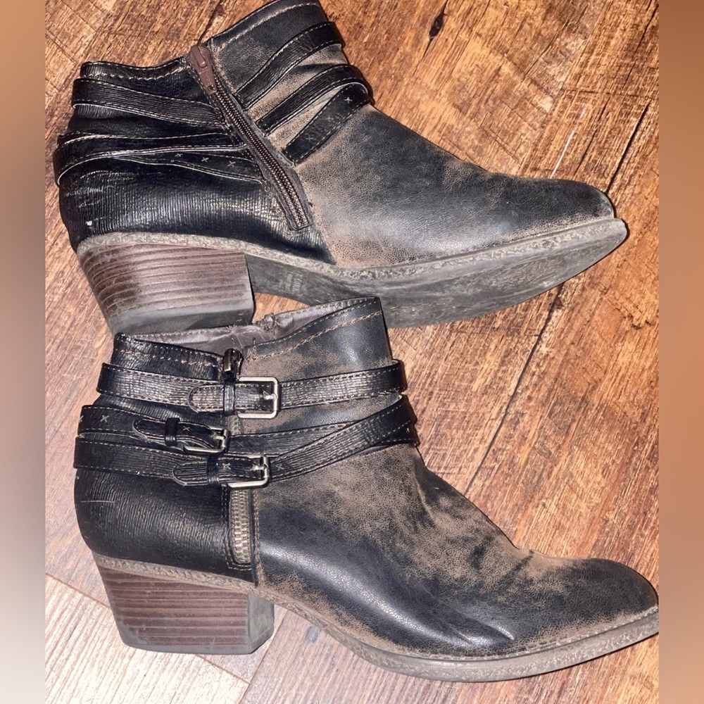 Brown Sonoma booties!